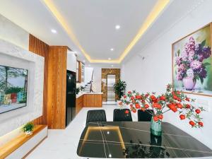Trịnh Đình Cửu – Hồ Định Công, 31m² x 6T, thang máy, 8 tỷ, lô góc ô tô đỗ cửa