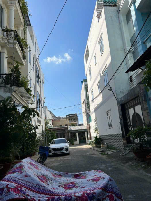 Nhà ngộp cần b-á-n