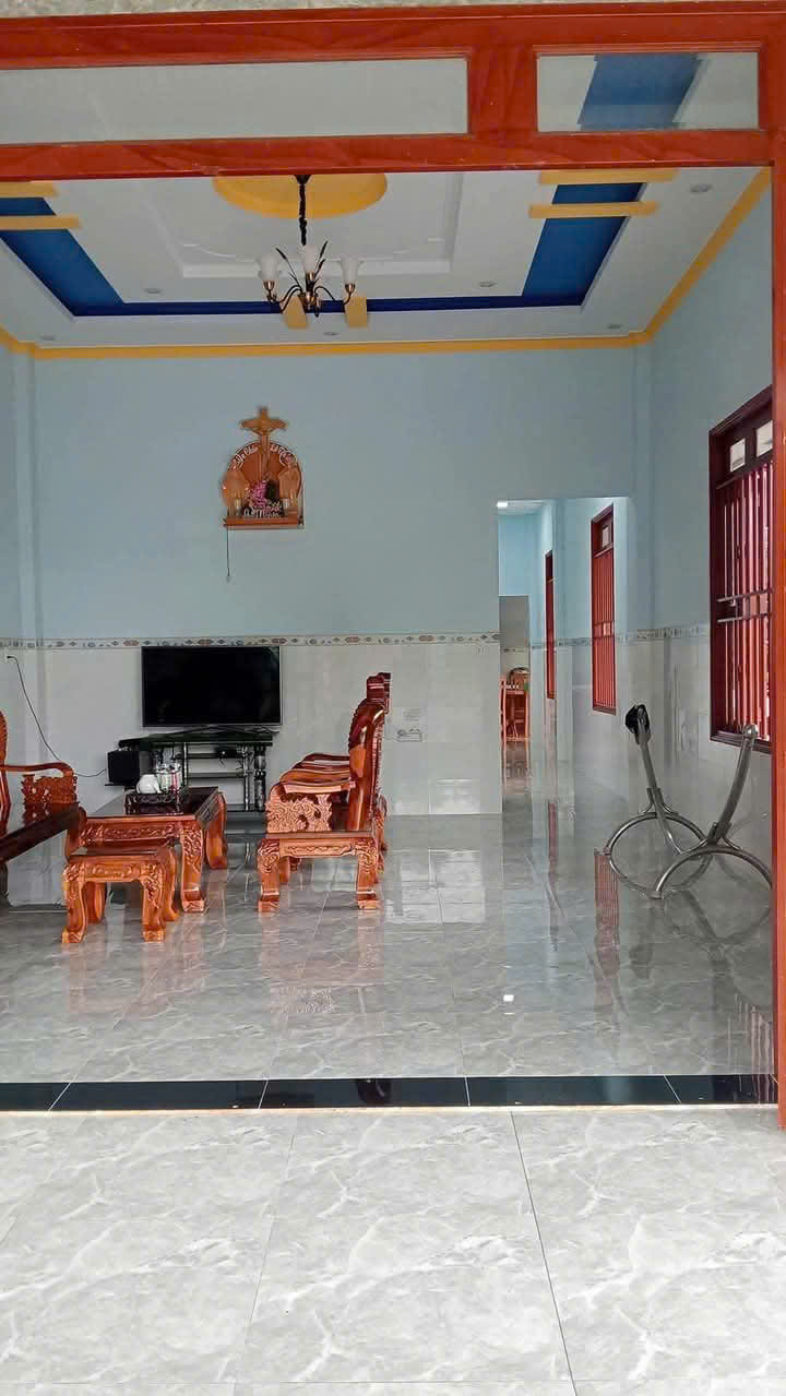 Mua đất tặng nhà cấp 4 cũ