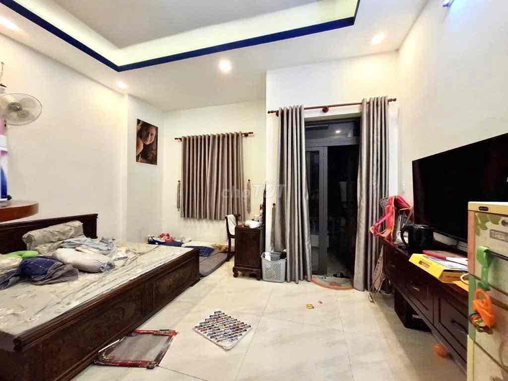 BÁN NHÀ NGAY ĐH CÔNG THƯƠNG - DT 60M2 - CHỈ 5 TỶ NHỈNH