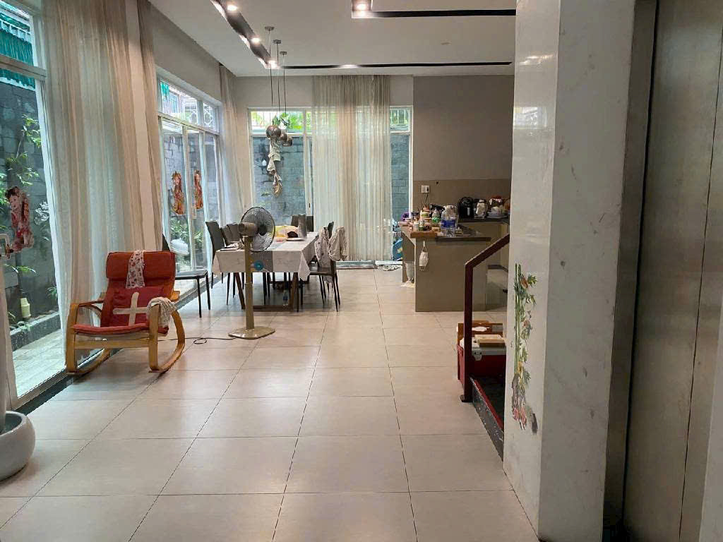 Biệt Thự 3 tầng có thang máy - KDC Gia Hoà, Phước Long B Q9