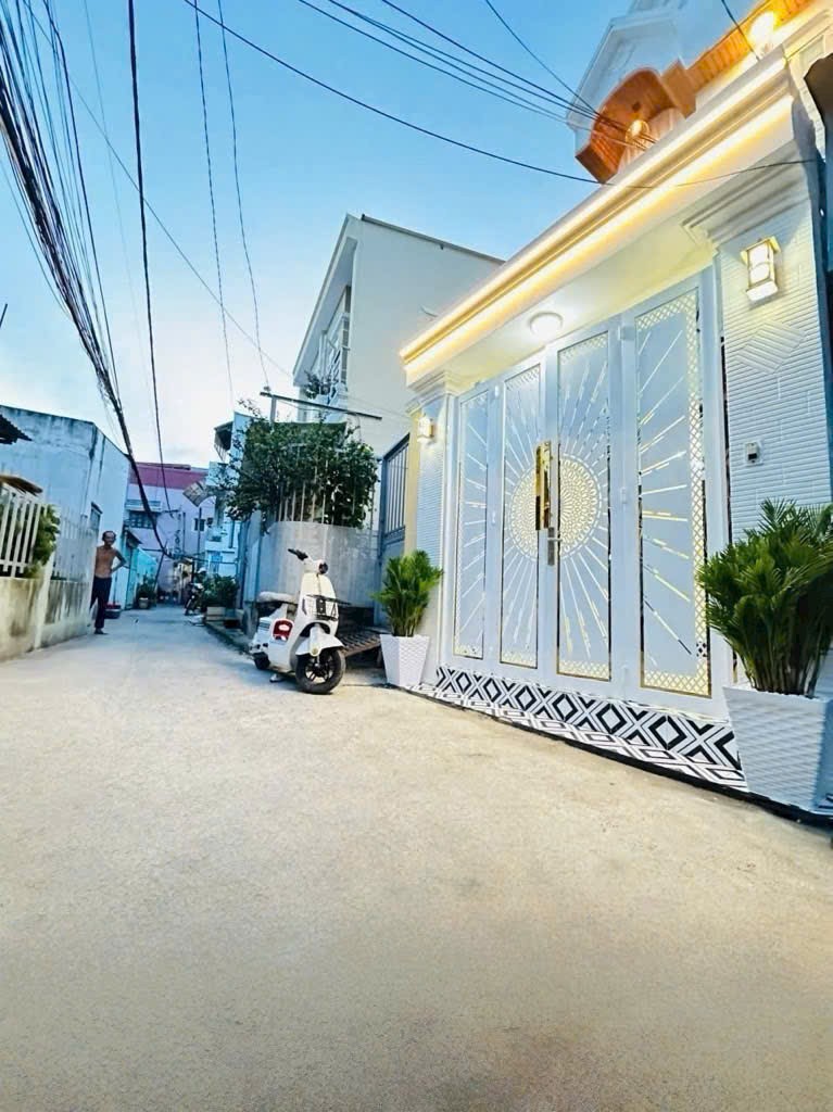 Huỳnh Tấn Phát, Nhà 2 tỷ 6, Sổ Hồng Riêng, Có Ban  Công .