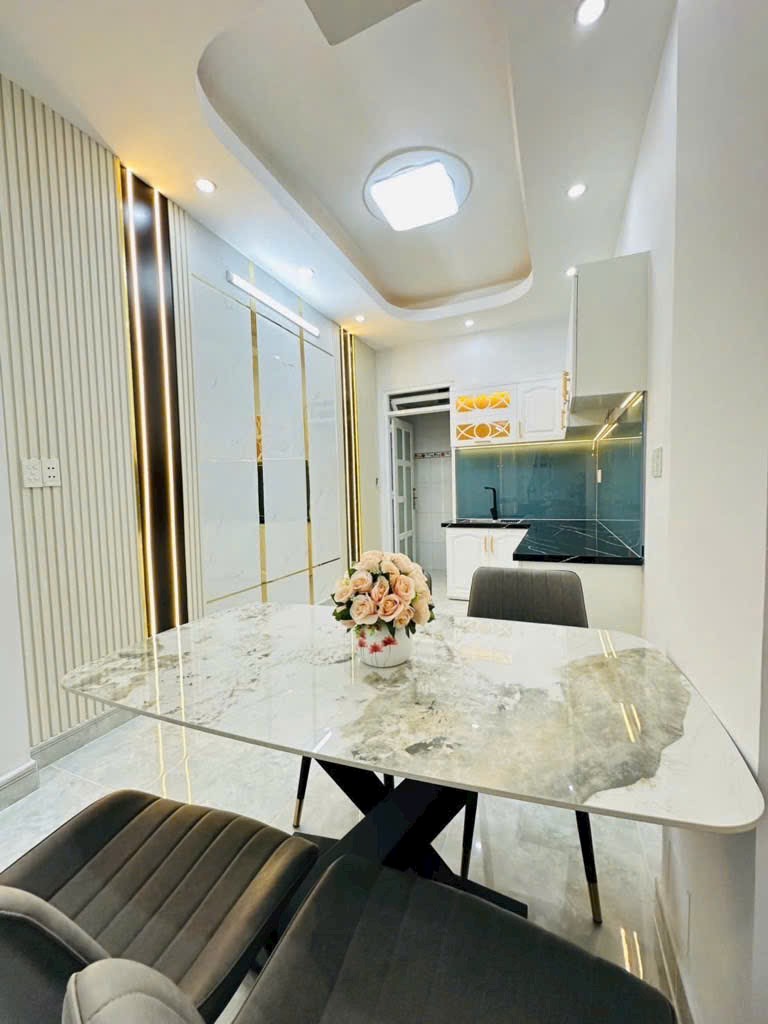 Huỳnh Tấn Phát, Nhà 2 tỷ 6, Sổ Hồng Riêng, Có Ban  Công .