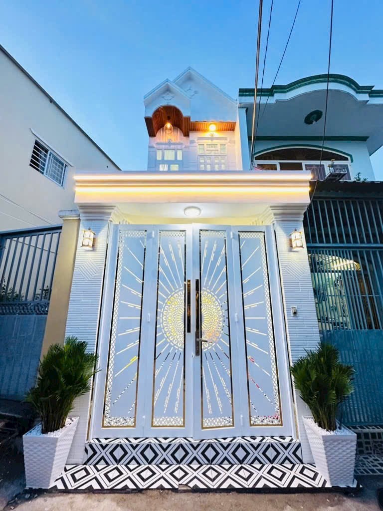 Huỳnh Tấn Phát, Nhà 2 tỷ 6, Sổ Hồng Riêng, Có Ban  Công .