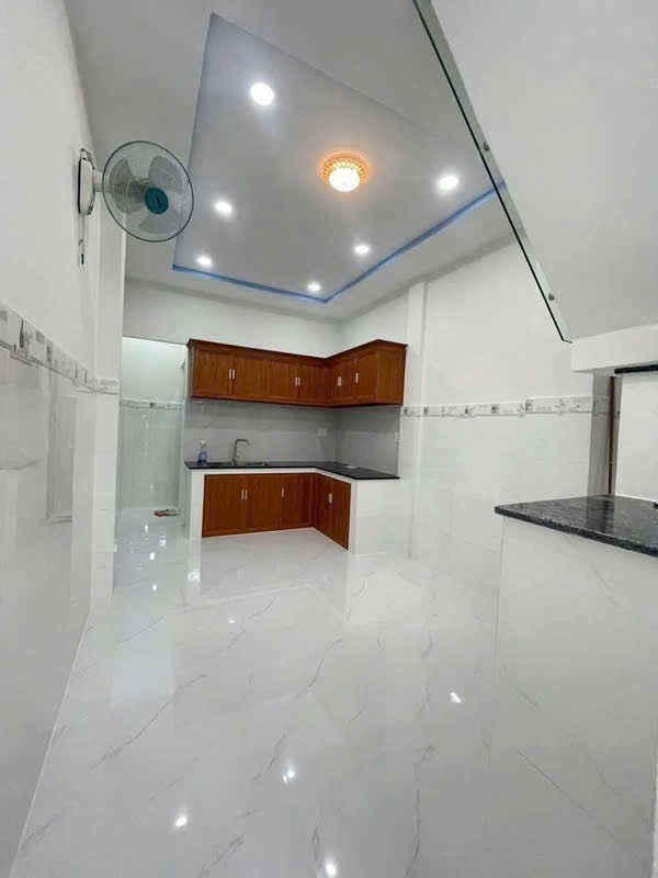Huỳnh Tấn Phát, Nhà 2 tỷ 6, Sổ Hồng Riêng, Có Ban  Công .