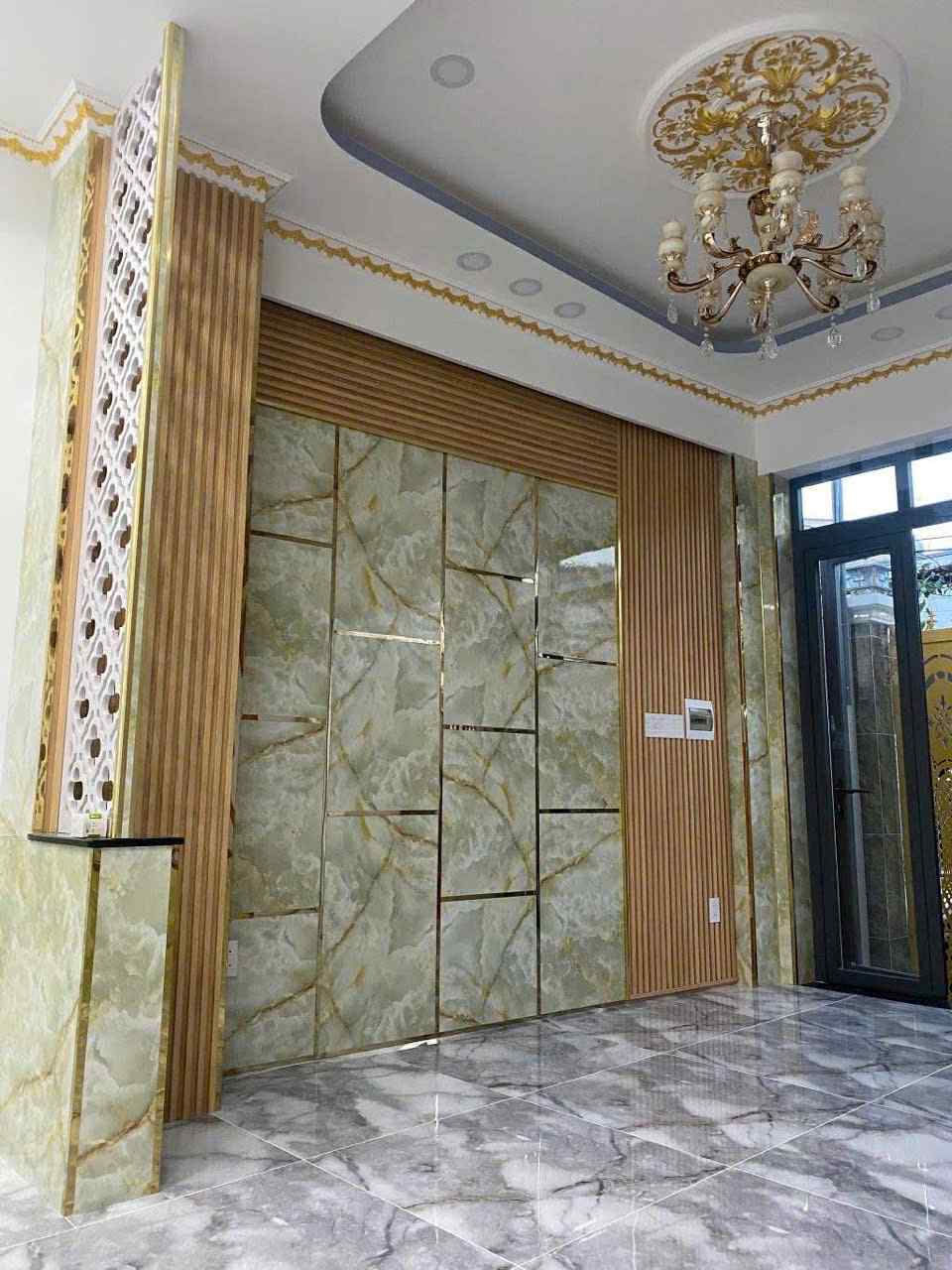 BÁN NHÀ ĐẸP - LÊ VĂN THỊNH - 56M2 - NGANG 7M - 6.x Tỷ