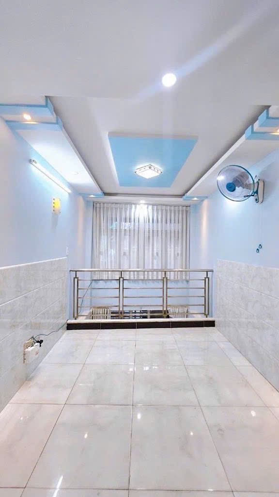 Bán nhà Vip Đoàn Văn Bơ Quận 4