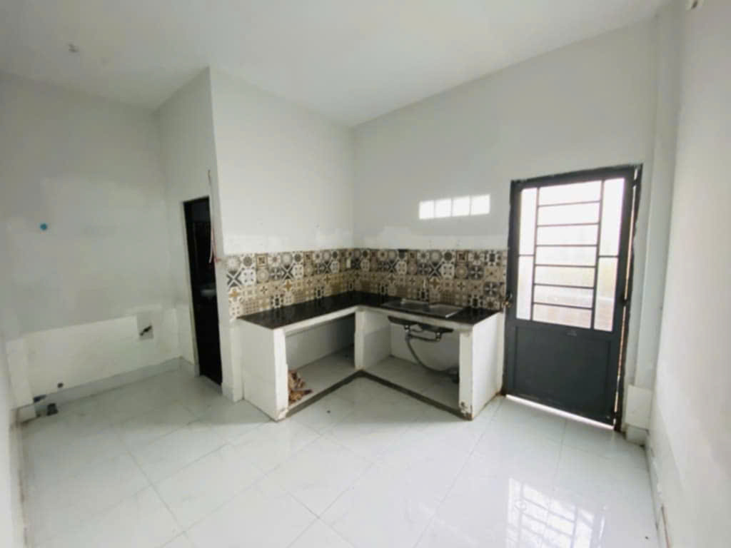 NHÀ 2 MẶT TIỀN LINH ĐÔNG THỦ ĐỨC, 50M2, HẺM XE HƠI, KẾ VÀNH DAI 2, HƠN 4 TỶ XÍU