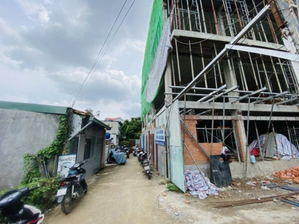 NHÀ 2 MẶT TIỀN LINH ĐÔNG THỦ ĐỨC, 50M2, HẺM XE HƠI, KẾ VÀNH DAI 2, HƠN 4 TỶ XÍU