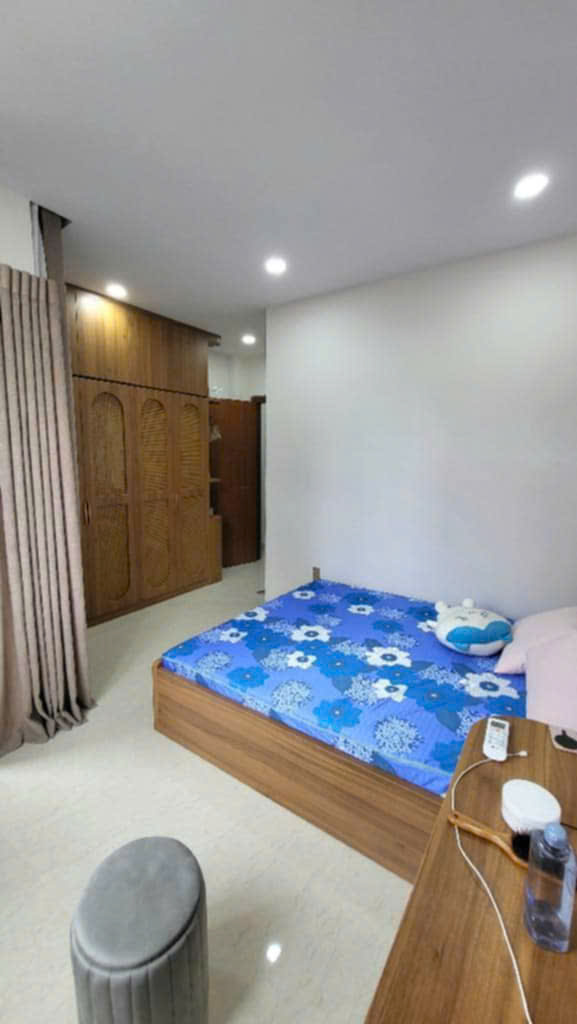NHÀ HẺM XE HƠI, CHỦ NGỘP GIẢM GẤP 200TR CÒN HƠN 6 TỶ, HOÀN CÔNG 1 TRỆT 2 LẦU, CÓ SÂN ĐỖ Ô TÔ TRONG NHÀ SIÊU ĐẸP SÁT BÊN CHUNG CƯ 4S LINH ĐÔNG