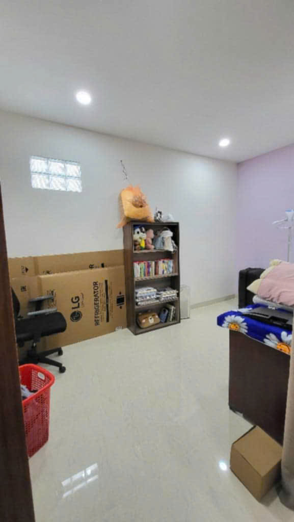 NHÀ HẺM XE HƠI, CHỦ NGỘP GIẢM GẤP 200TR CÒN HƠN 6 TỶ, HOÀN CÔNG 1 TRỆT 2 LẦU, CÓ SÂN ĐỖ Ô TÔ TRONG NHÀ SIÊU ĐẸP SÁT BÊN CHUNG CƯ 4S LINH ĐÔNG