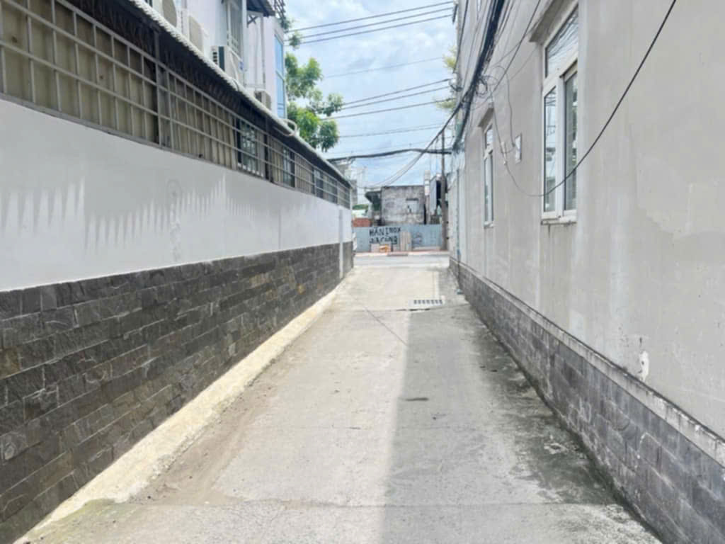 NHÀ 8,05 TỶ THƯƠNG LƯỢNG TẠI SÁT ĐƯỜNG PHẠM VĂN ĐỒNG 96M2, HOÀN CÔNG 2 TẦNG 2PN CHỦ NGỘP BÁN GẤP