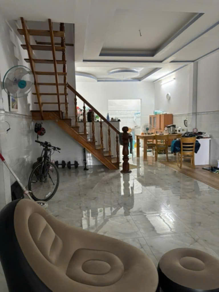 NHÀ 8,05 TỶ THƯƠNG LƯỢNG TẠI SÁT ĐƯỜNG PHẠM VĂN ĐỒNG 96M2, HOÀN CÔNG 2 TẦNG 2PN CHỦ NGỘP BÁN GẤP