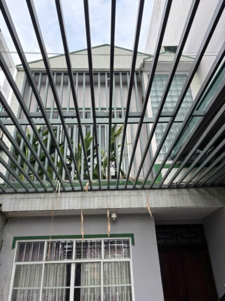 NHÀ 8,05 TỶ THƯƠNG LƯỢNG TẠI SÁT ĐƯỜNG PHẠM VĂN ĐỒNG 96M2, HOÀN CÔNG 2 TẦNG 2PN CHỦ NGỘP BÁN GẤP