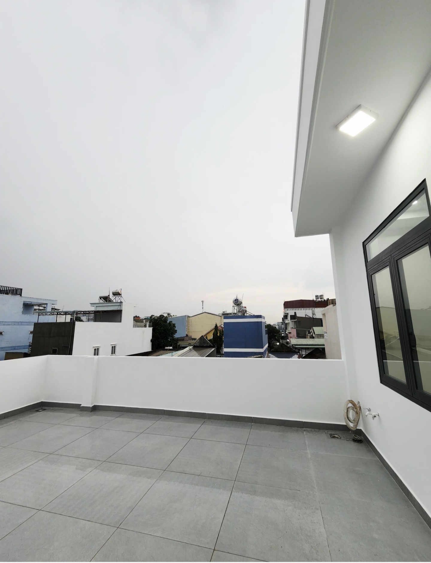 BÁN NHÀ MỚI 100m2 (5x19),1 TRỆT 2 LẦU HXH GẦN LÊ VĂN VIỆT,Đ.160 LÃ XUÂN OAI,P.TĂNG NHƠN PHÚ A QUẬN 9,NHỈNH 6 TỶ