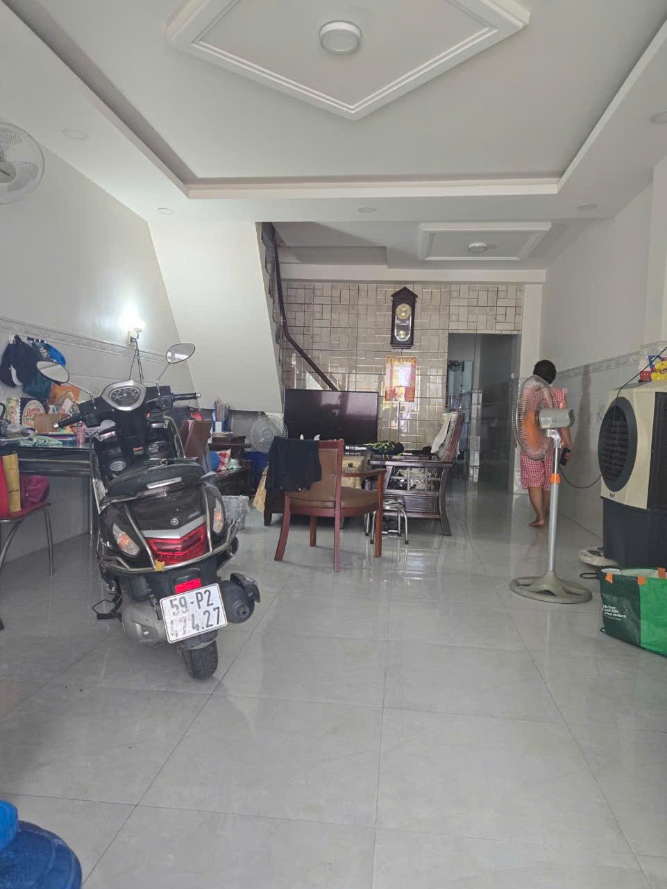 HẺM XE HƠI THÔNG HỢP KINH DOANH TRUNG TÂM LÊ VĂN VIỆT VÀ LÃ XUÂN OAI 6.X TỶ TL