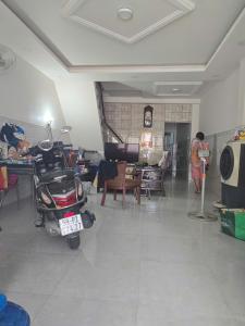HẺM XE HƠI THÔNG HỢP KINH DOANH TRUNG TÂM LÊ VĂN VIỆT VÀ LÃ XUÂN OAI 6.X TỶ TL
