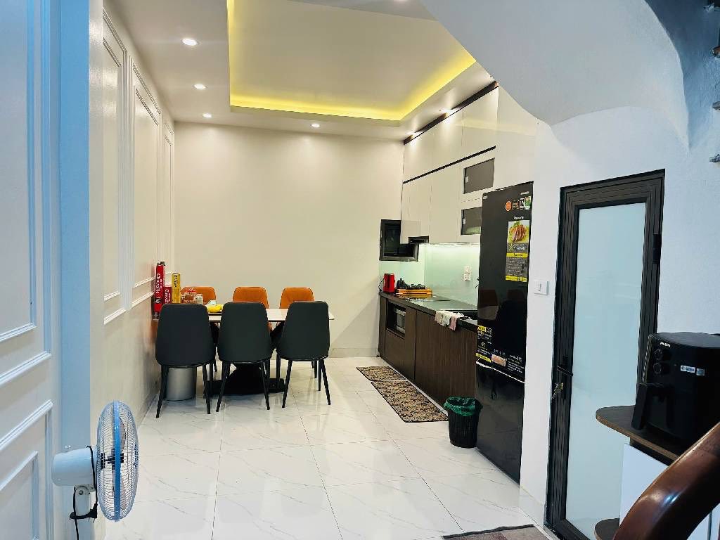 NHÀ MỚI NGUYÊN, FULL ĐỒ, 4 NGỦ, TIỆN ÍCH NGẬP TRÀN