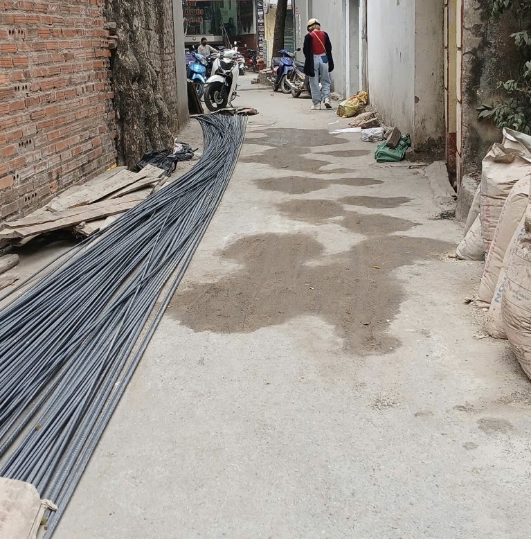 Bán nhà Đại mỗ- Nam từ liêm , giá 8 tỉ có thương lượng. Nhà 5 tầng  mới xây 2025, thoáng sáng,có thang máy, sổ phân lô nở hậu. sổ đỏ sẵn sàng sang tên. Quý khách có nhu cầu xem nhà, xin liên hệ: 0865.959.356  Linh