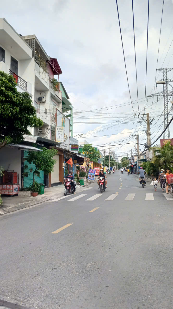 Bán nhà mặt tiền đường Gò Xoài 60m2 4 tầng-Khu vực kinh doanh tốt