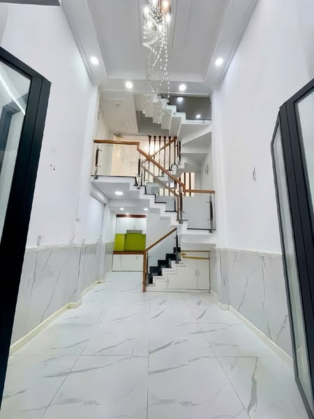 Nhà Đúc 4 Tầng -Nhỉnh 3 tỷ Hạ 4OOTr - Cạnh Ngã Tư Bốn Xã