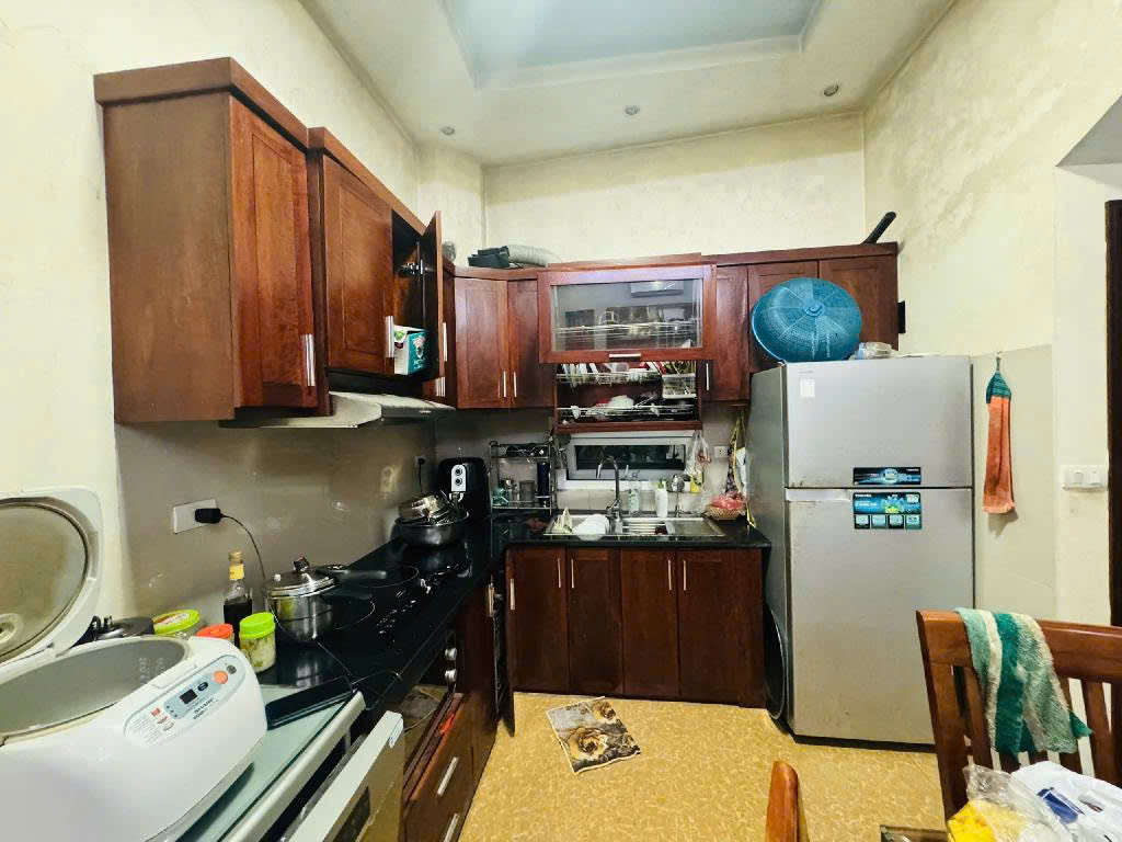 Bán nhà Khương Đình, 40m2, giá 6.8 tỷ, sổ đỏ chính chủ