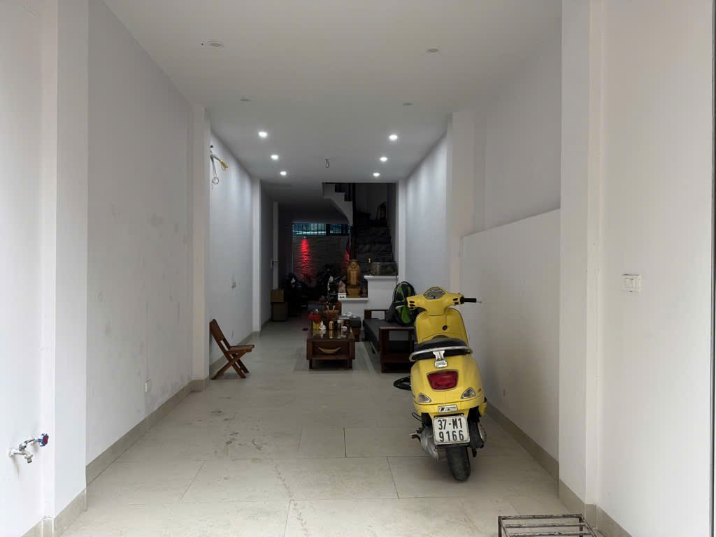 Định Công Thượng nhà 51m2 - Oto tránh nhau, cách phố 50m2 - 4 tầng mới đẹp, sổ đỏ chính chủ - Giá chỉ 11.5 tỷ.