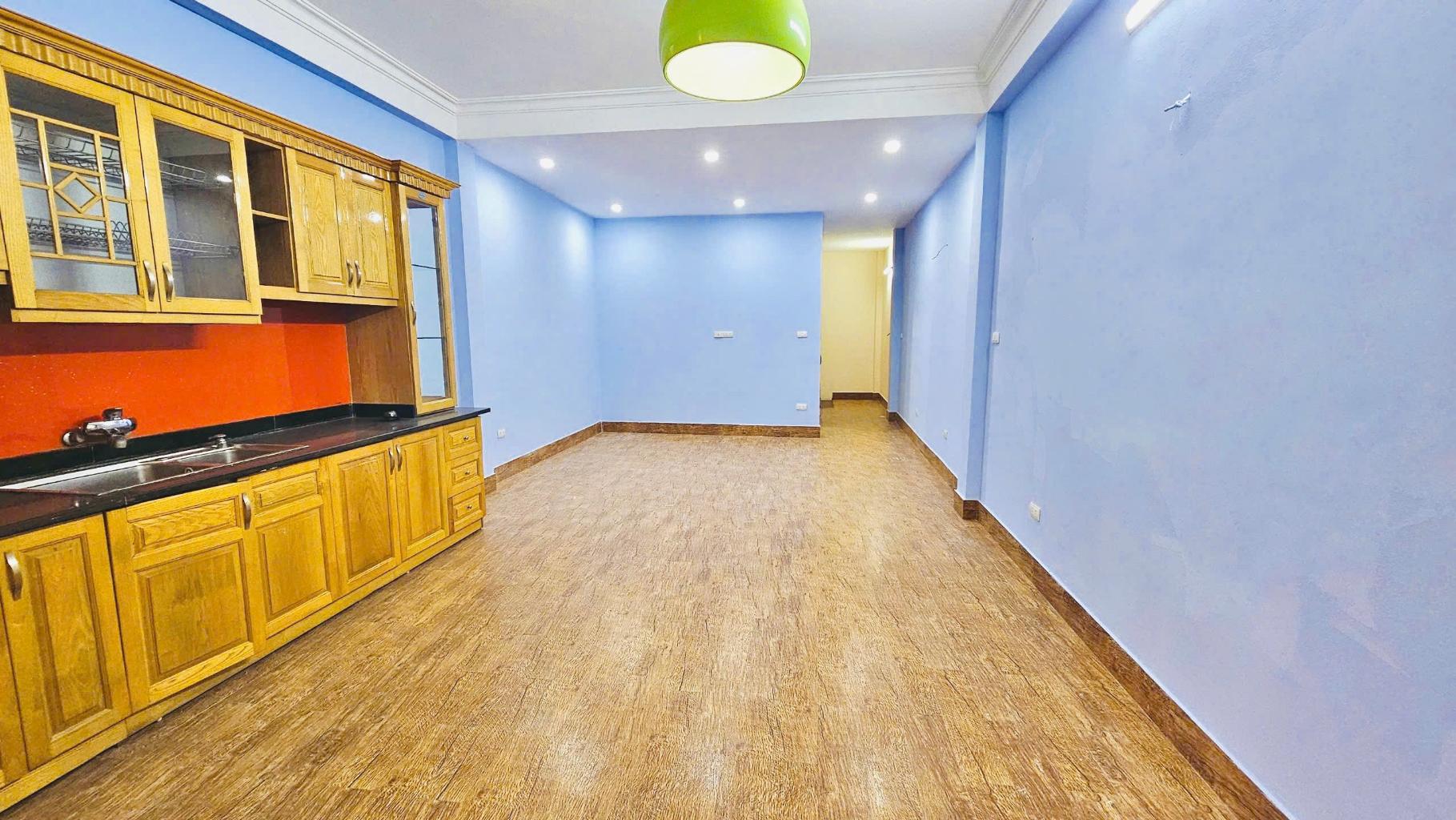 nhà 5 tầng đẹp - gara oto - 51m2 - định công