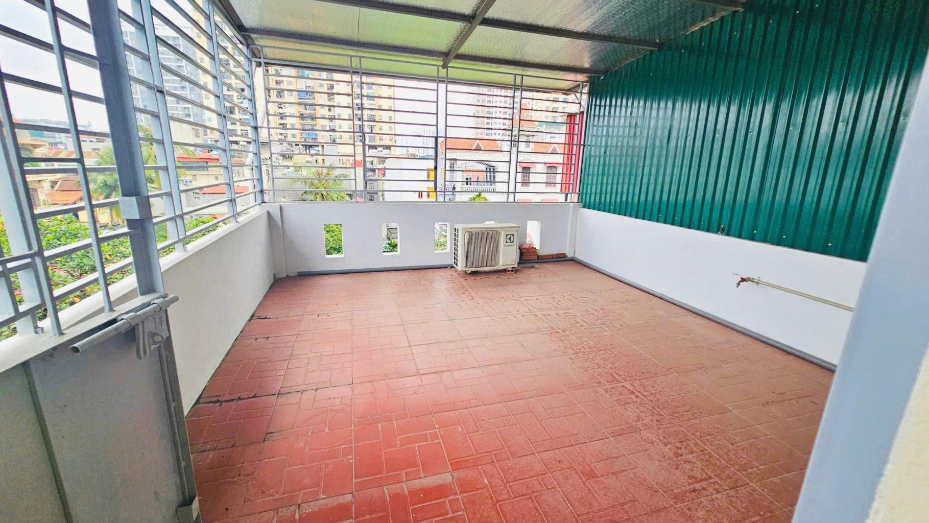 nhà 5 tầng đẹp - gara oto - 51m2 - định công