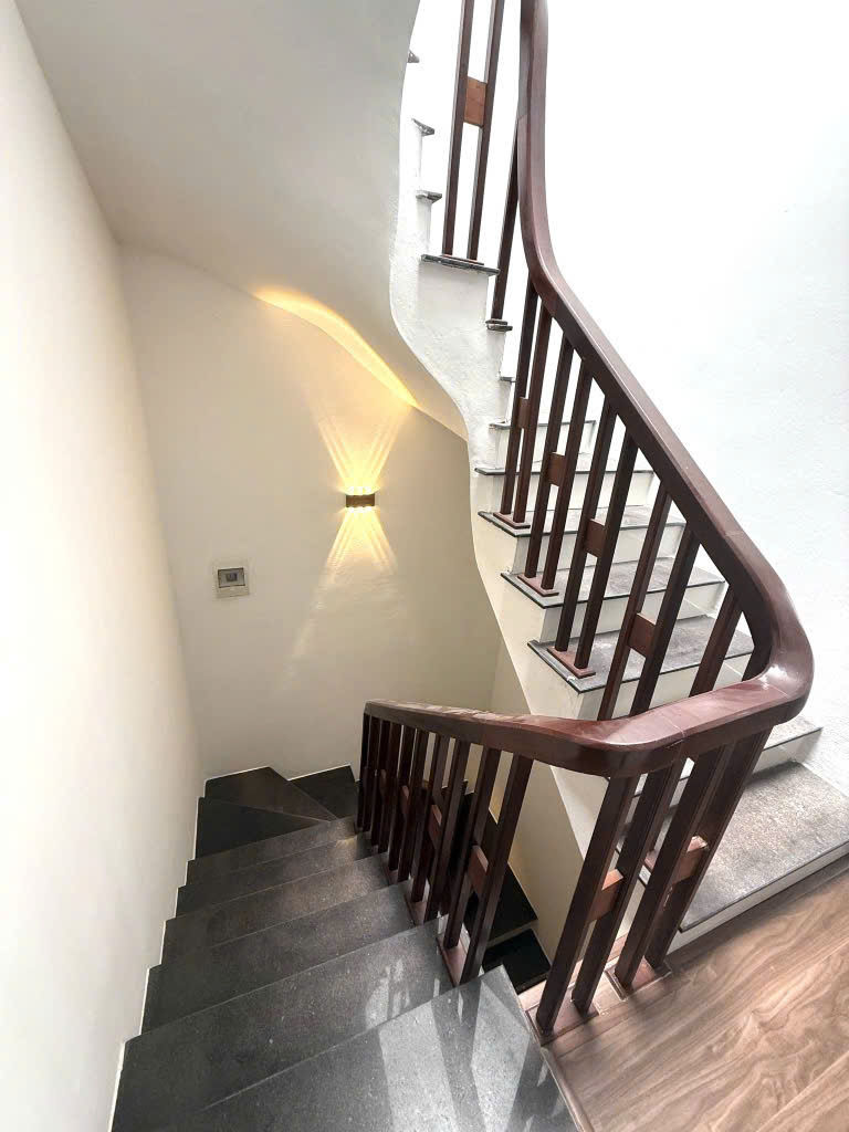 Nhà 4 tầng định công thượng - giá chỉ nhỉnh 8 tỷ, rẻ hơn cả nhiều căn hộ chung cư hạng sang.