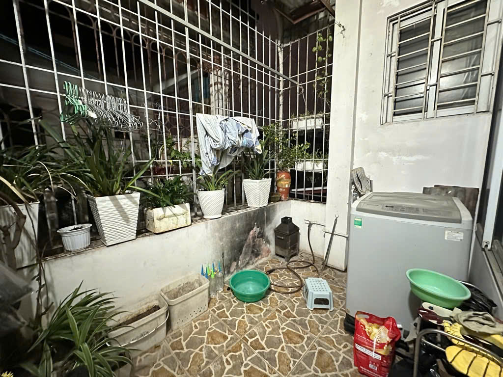 Nhà đẹp Định Công Thượng - 5 tầng ở ngay - giá chỉ nhỉnh 3 tỷ