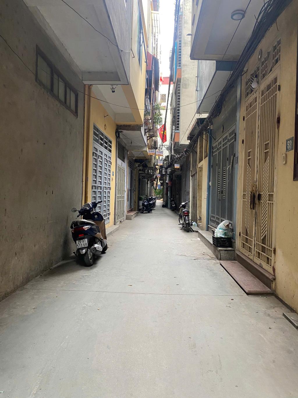Nhà phân lô - ngõ oto Trịnh Đình Cửu - Phân lô cán bộ - sổ vuông