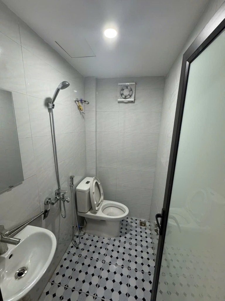 NHÀ ĐẸP ĐỊNH CÔNG - LÔ GÓC -GIÁ TỐT
