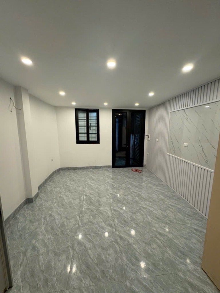 NHÀ ĐẸP ĐỊNH CÔNG - LÔ GÓC -GIÁ TỐT