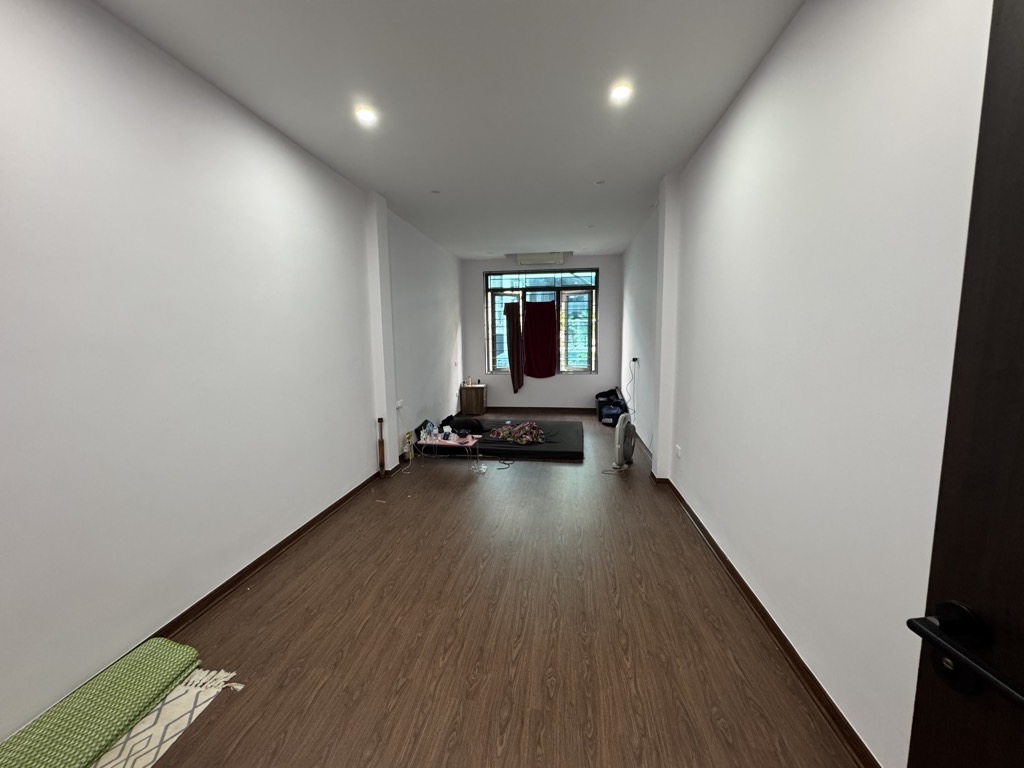 NHÀ ĐẸP MỚI XINH - GẦN PHỐ - OTO TRÁNH - 4 TẦNG - GIÁ CHỈ NHỈNH 11 TỶ