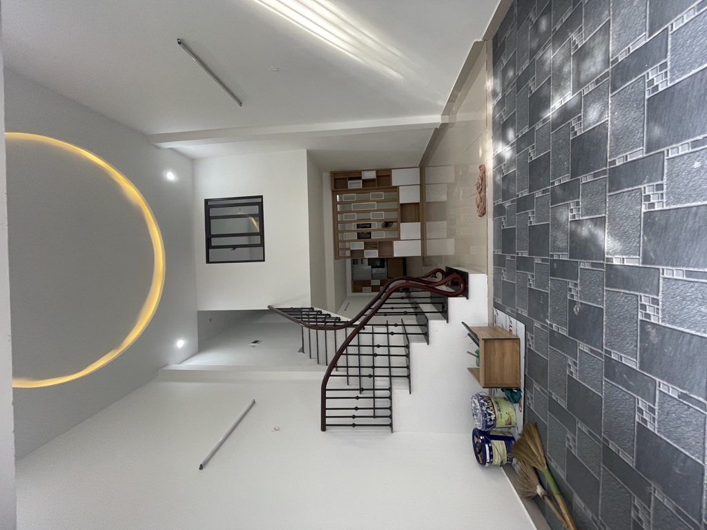 NHÀ MỚI ĐỊNH CÔNG - 2 NGỦ ĐỦ CÔNG NĂNG - OTO QUA NHÀ