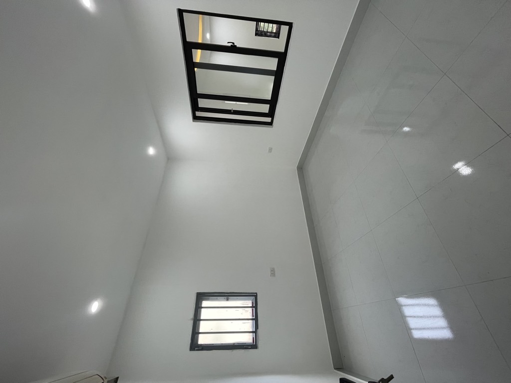 NHÀ MỚI ĐỊNH CÔNG - 2 NGỦ ĐỦ CÔNG NĂNG - OTO QUA NHÀ