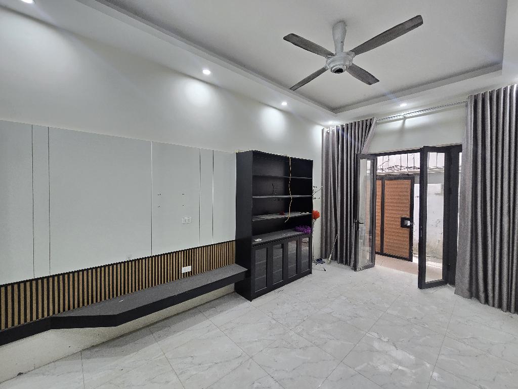 NHÀ ĐẸP ĐỊNH CÔNG - TRUNG TÂM HOÀNG MAI - GẦN PHỐ - GẦN OTO