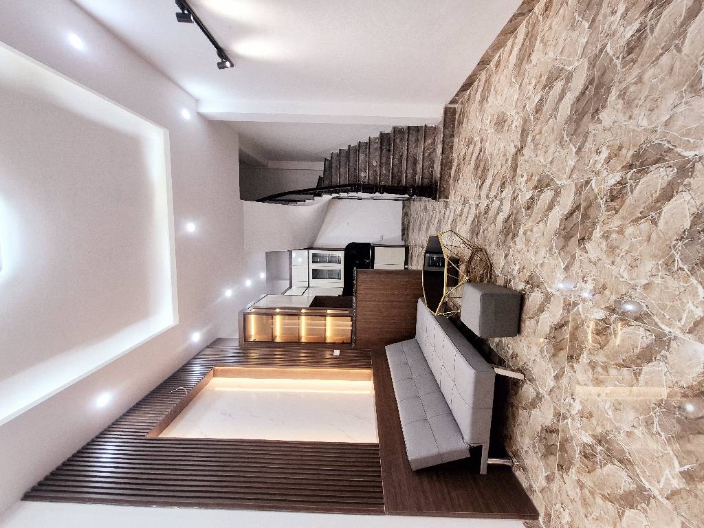 NHÀ DÂN XÂY 5 TẦNG - TRUNG TÂM ĐỐNG ĐA - VỪA Ở VỪA CHO THUÊ - GẦN PHỐ - HIẾM NHÀ BÁN