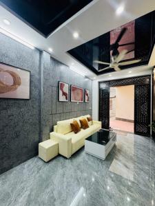 Nhà đẹp Định Công Thượng - Oto  vào, quay đầu thoải mái