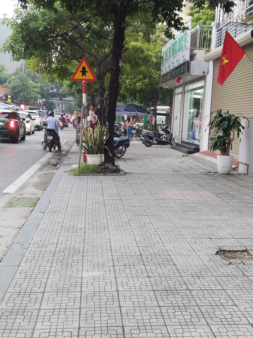 Bán nhà Văn Phú, đường thênh thang, kính doanh đỉnh