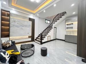 ĐẠI TỪ LỘNG GIÓ - NHÀ ĐẸP - GẦN PHỐ - LÔ GÓC 2 MẶT THOÁNG - NHÀ SIÊU ĐẸP, SIÊU THOÁNG, KHÁCH VÀO CHỐT NGAY - TẶNG NỘI THẤT CÓ SẴN.