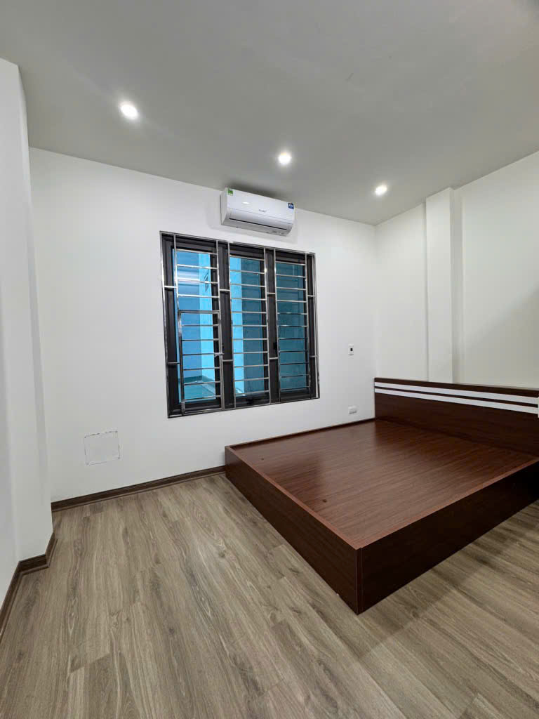 Bán gấp - Nhà Miếu Đầm - Nhà mới 4 tầng - 38m2 - 8.3 tỷ