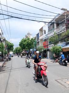 Bán Nhà mặt tiền đường Âu Dương Lân 9.5 TỶ