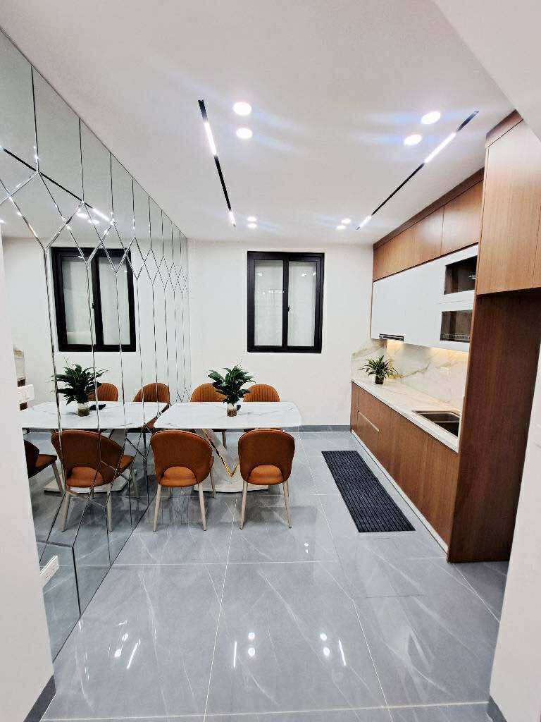 37M² NHÀ XINH 8 TỶ - GẦN HỒ - 3 BƯỚC RA ĐƯỜNG - NGÕ THÔNG KD - KHU DÂN TRÍ CAO