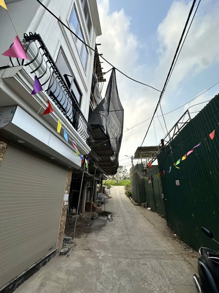BÁN NHÀ MỚI  LIÊN MẠC, Ô TÔ SÁT NHÀ,  DIỆN TÍCH 35.5M2, GIÁ CHỈ 5.3 TỶ