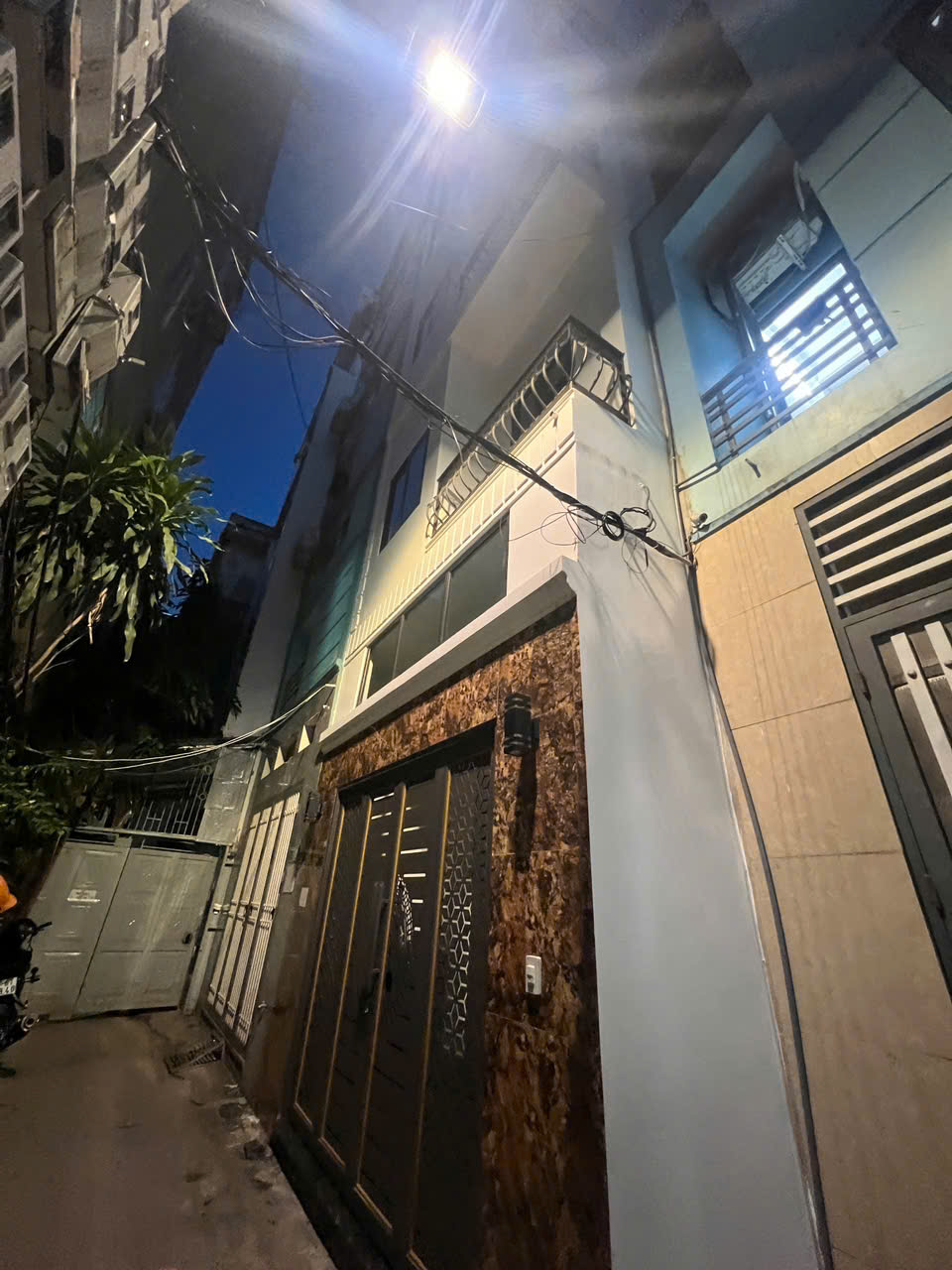 BÁN NHÀ CỔ NHUẾ, DÂY XÂY KIÊN CỐ, GẦN ĐƯỜNG Ô TÔ, DIỆN TÍCH 48M2, CHỈ 9.5 TỶ