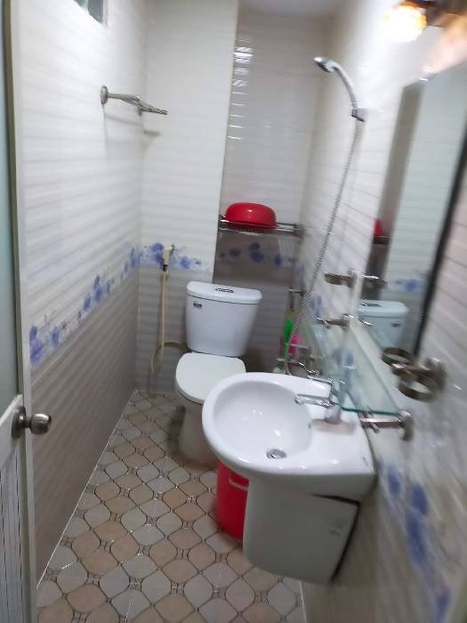 Hẻm xe tải thông, oto đậu trong nhà. 7 phòng ngủ,7 wc. Chỉ 8.5 tỷ . Phường Phú Thọ Hoà