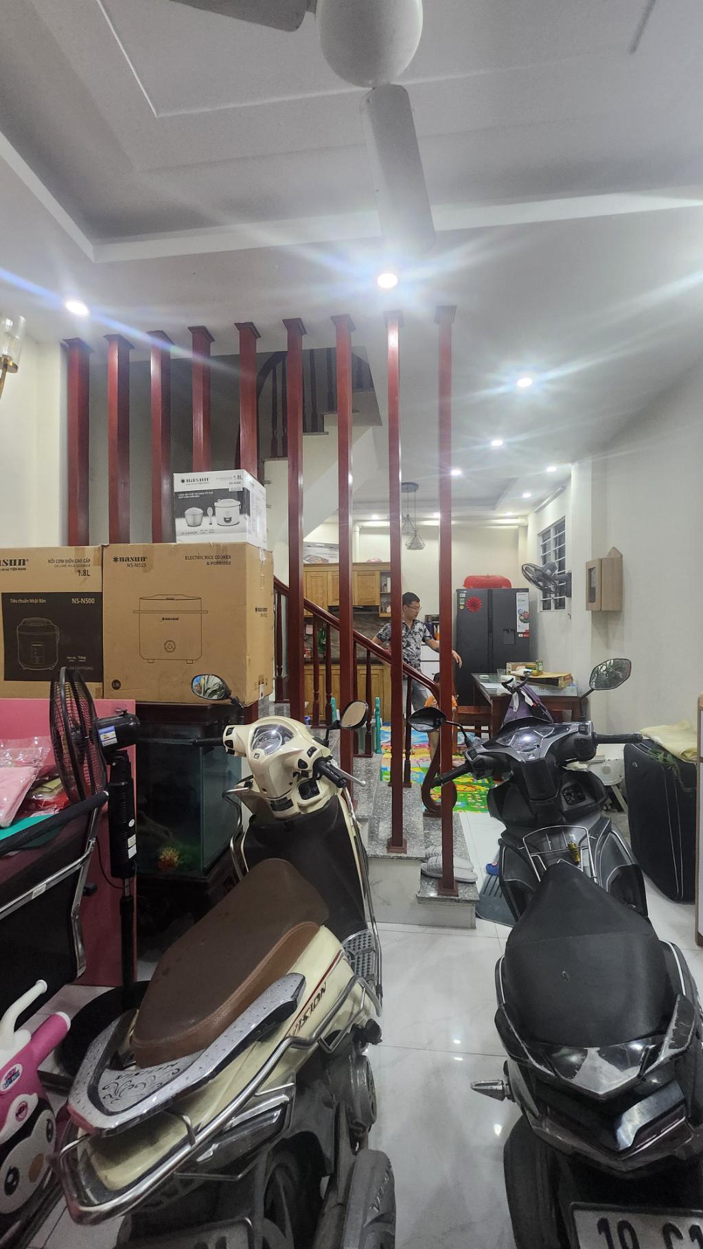 BÁN NHÀ THANH OAI, LÔ GÓC, 4 TẦNG, HƠN 4 TỶ