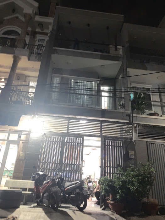 Bán nhà hẻm xe hơi hơn 8 m - Hẻm thông xe tải tránh nhau - xe hơi ngủ trong nhà , gần trường,chợ ….